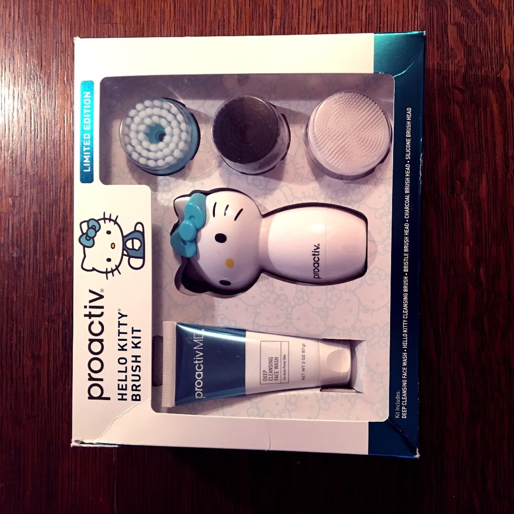 Brand New Proactiv Hello Kitty Brush kit